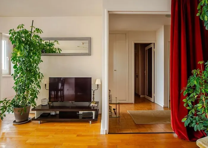 Beautiful Quiet Apartment With Views Of Paris
