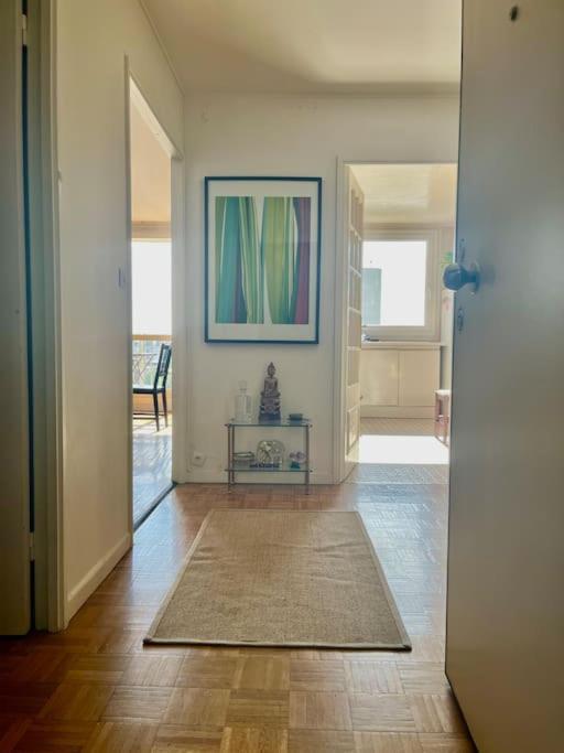 Beautiful Quiet With Views Of Paris Apartment *